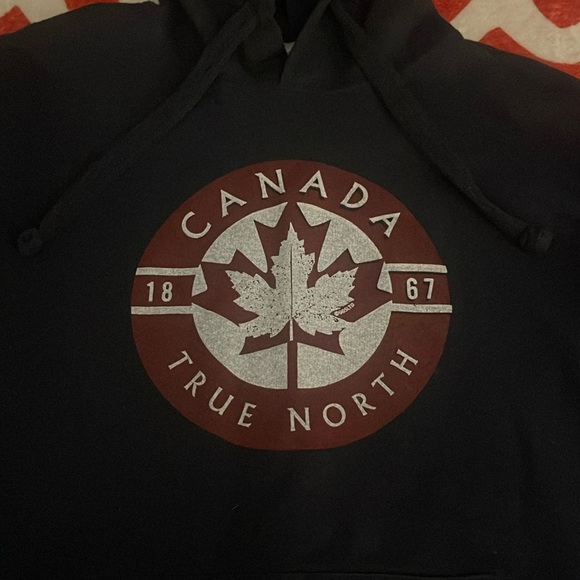 Canadian Hoodie - Picture 2 of 5